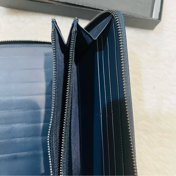 Burberry Black Label Navy Blue Leather Zip Around Long Unisex Wallet - Picture 8 of 14